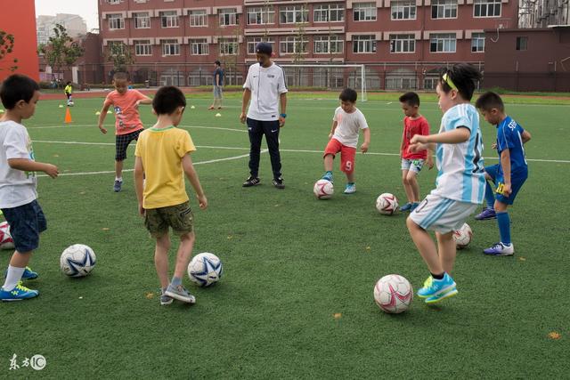 切尔西宣告帕尔默续约至2034年，巩固球队核心